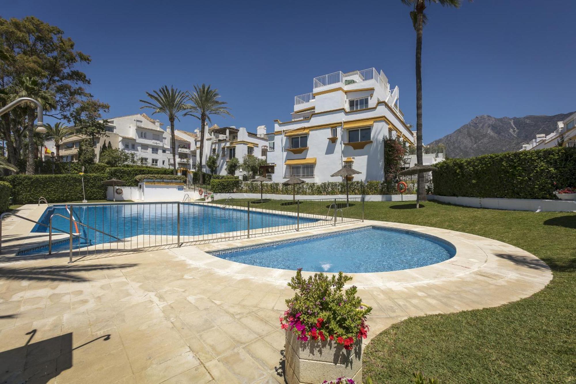 Casa Adriana Villa Marbella Exterior photo